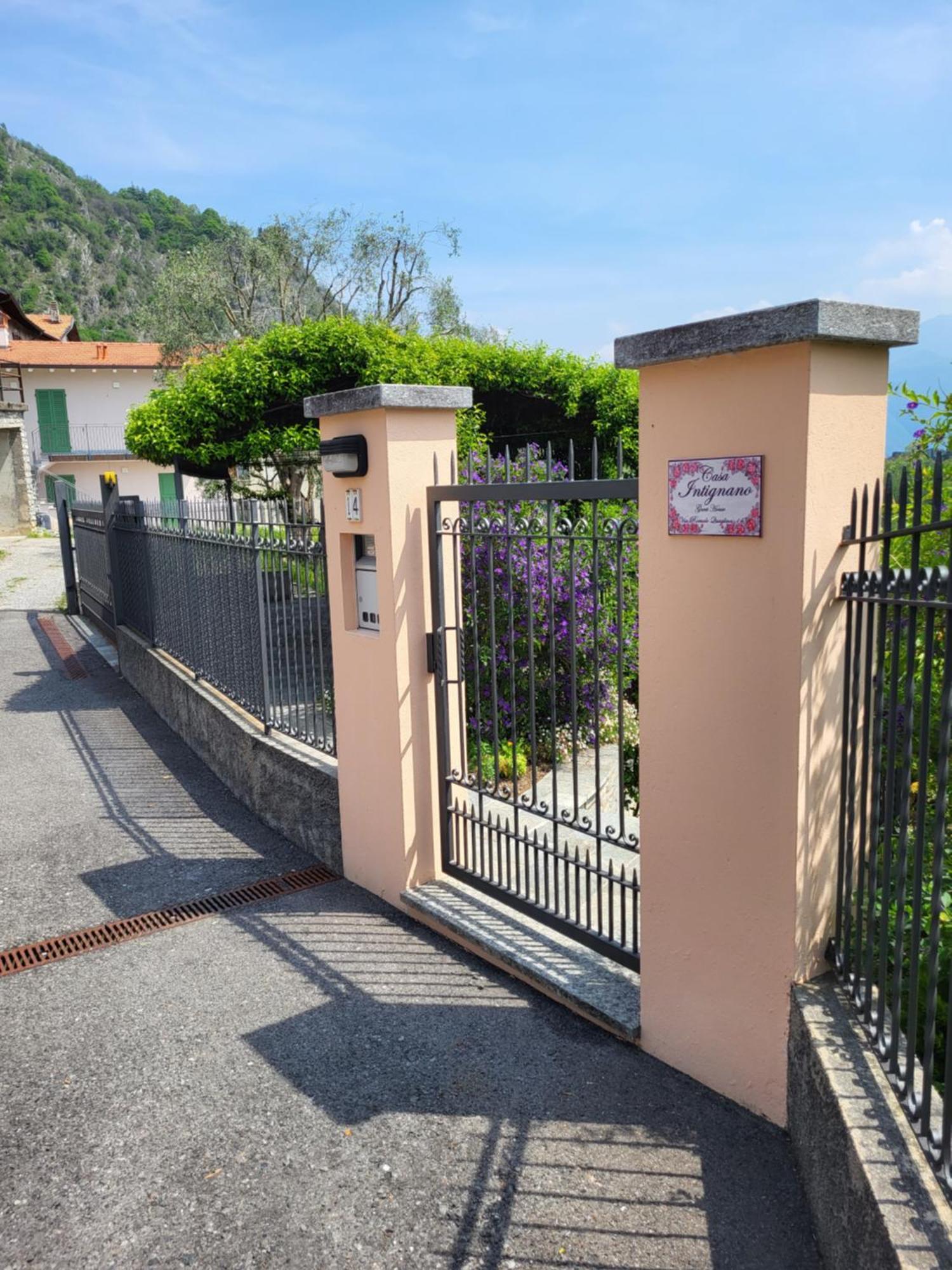 Casa Intignano - Appartamento Con Terrazzo Vista Lago Тремеццо Екстер'єр фото